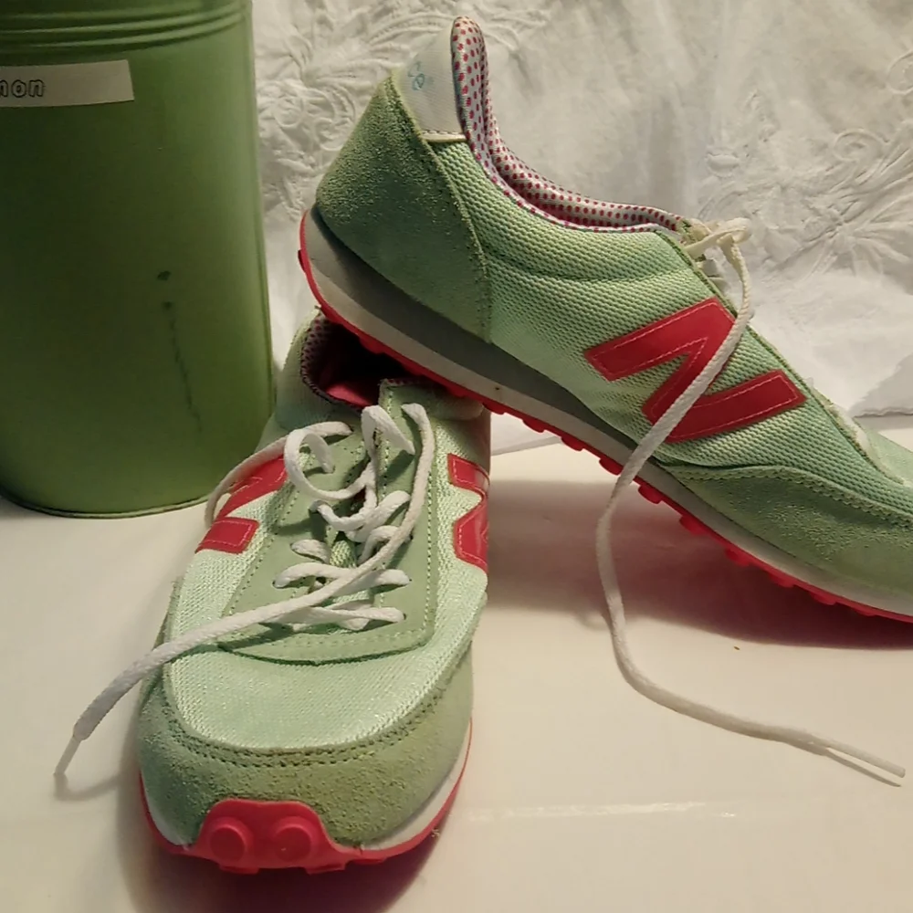 New Balance Mint Green and Pink Women's Athletic Sneakers
